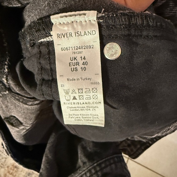 River Island Black Distressed Jean Shorts - Size 12 - Picture 7 of 10